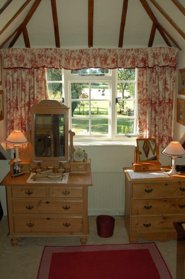 Clayton Wickham Farmhouse Hurstpierpoint Екстер'єр фото