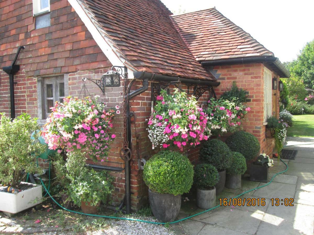 Clayton Wickham Farmhouse Hurstpierpoint Екстер'єр фото
