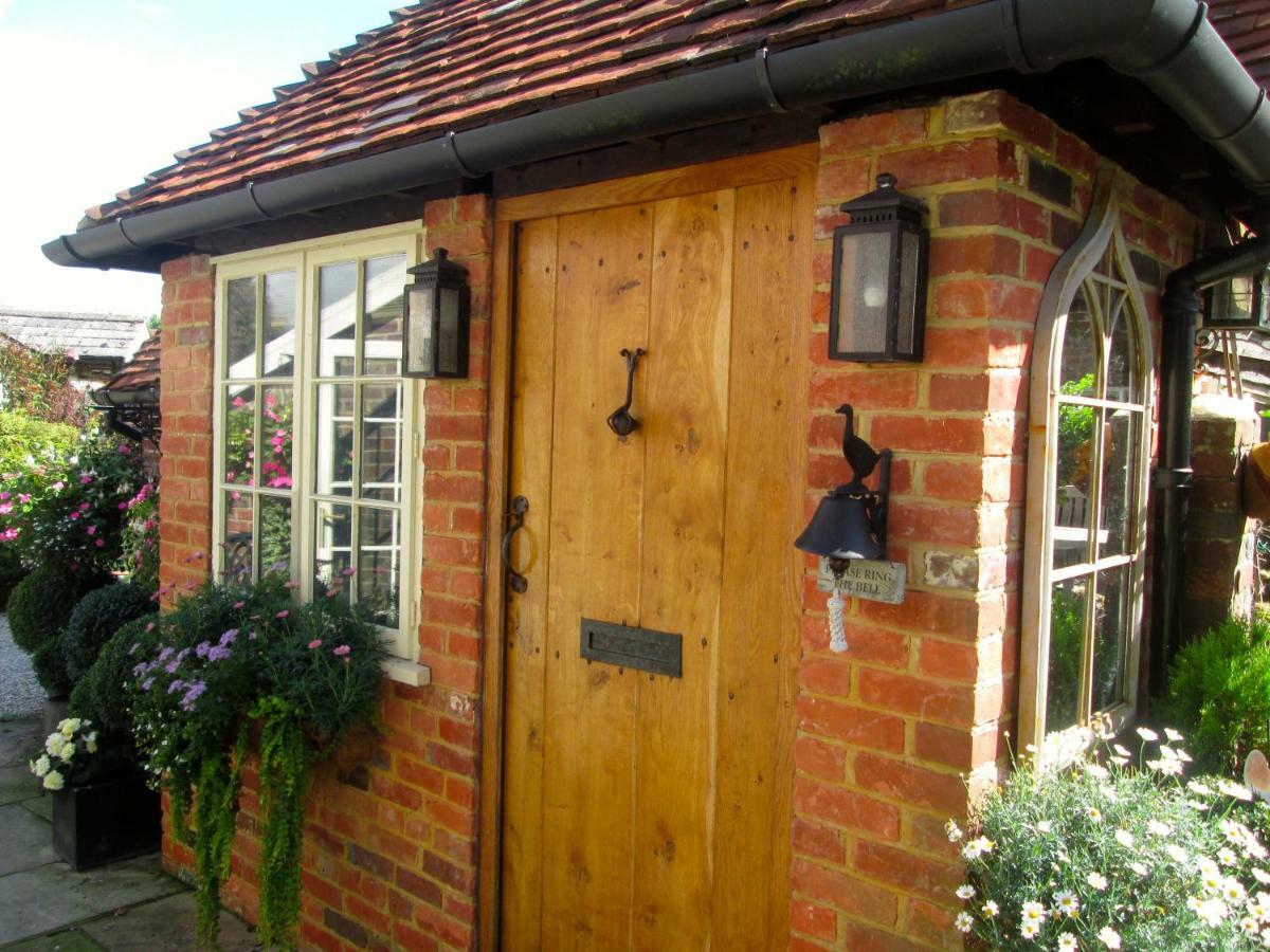 Clayton Wickham Farmhouse Hurstpierpoint Екстер'єр фото
